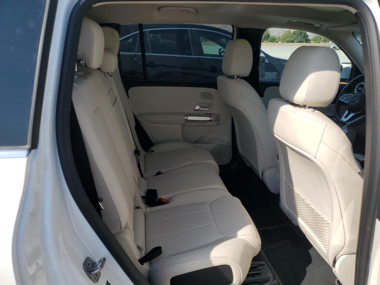 MERCEDES-BENZ EQB 300 4MATIC 2023