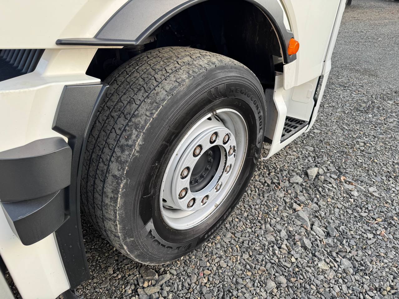 Контейнеровоз MAN TGX 26.510