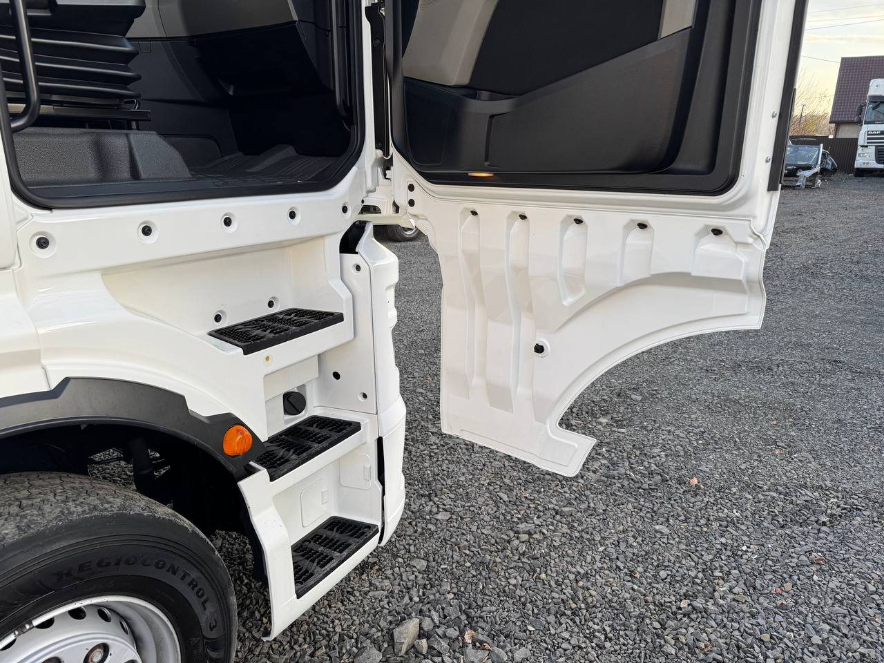 Контейнеровоз MAN TGX 26.510