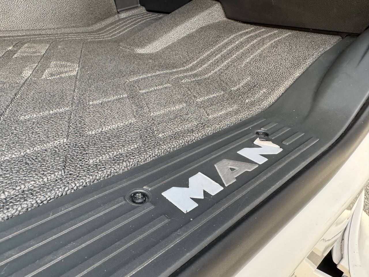 Контейнеровоз MAN TGX 26.510