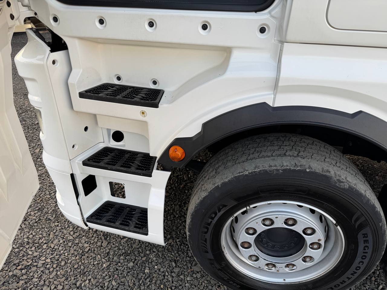 Контейнеровоз MAN TGX 26.510