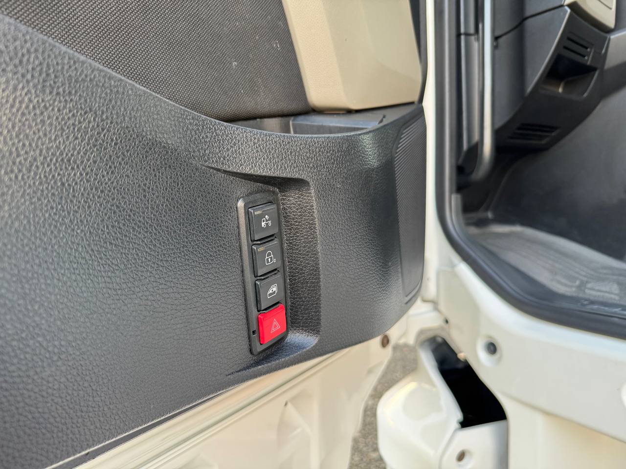 Контейнеровоз MAN TGX 26.510