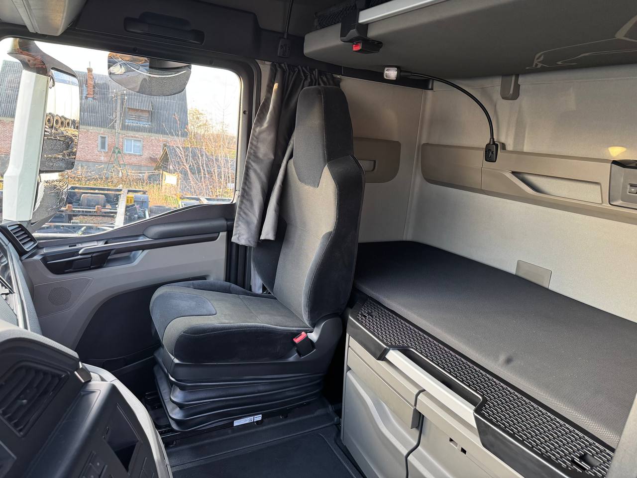 Контейнеровоз MAN TGX 26.510