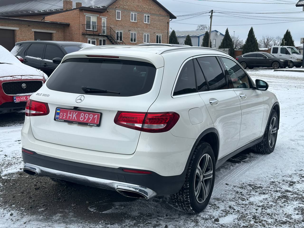 MERCEDES-BENZ GLC 300 2016