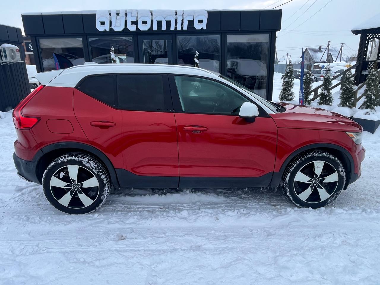 VOLVO XC40 T5 MOMENTUM 2019
