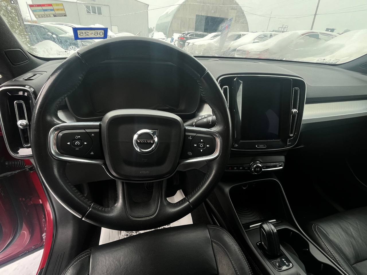 VOLVO XC40 T5 MOMENTUM 2019