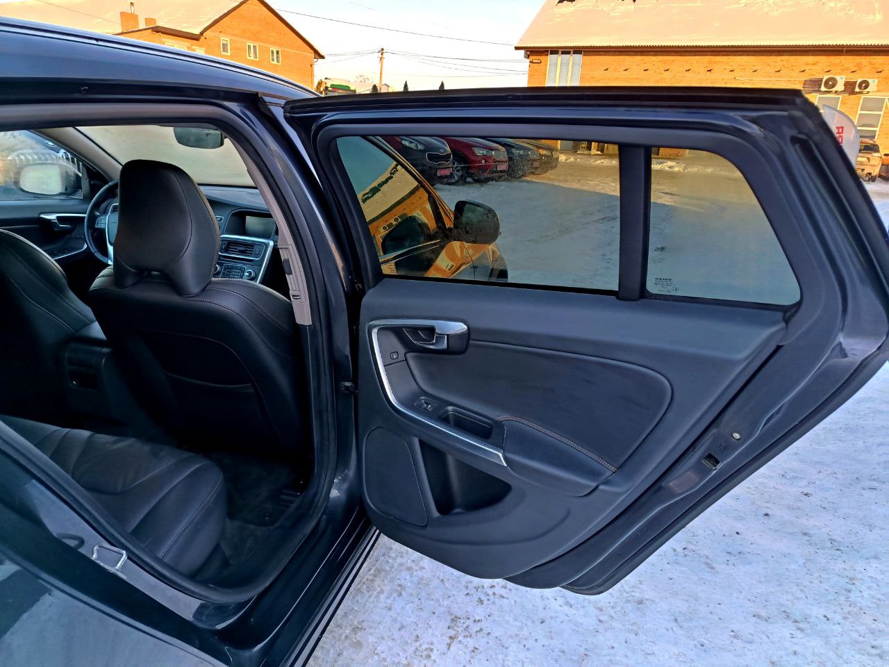 VOLVO V60 CROSS COUNTRY PREMIER 2015