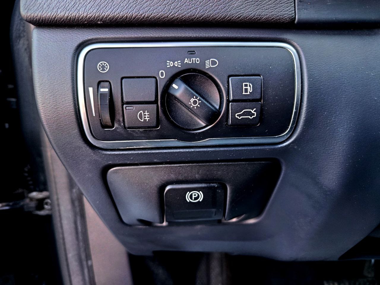 VOLVO V60 CROSS COUNTRY PREMIER 2015