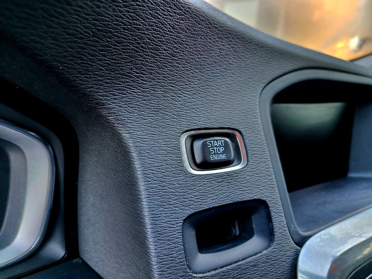 VOLVO V60 CROSS COUNTRY PREMIER 2015