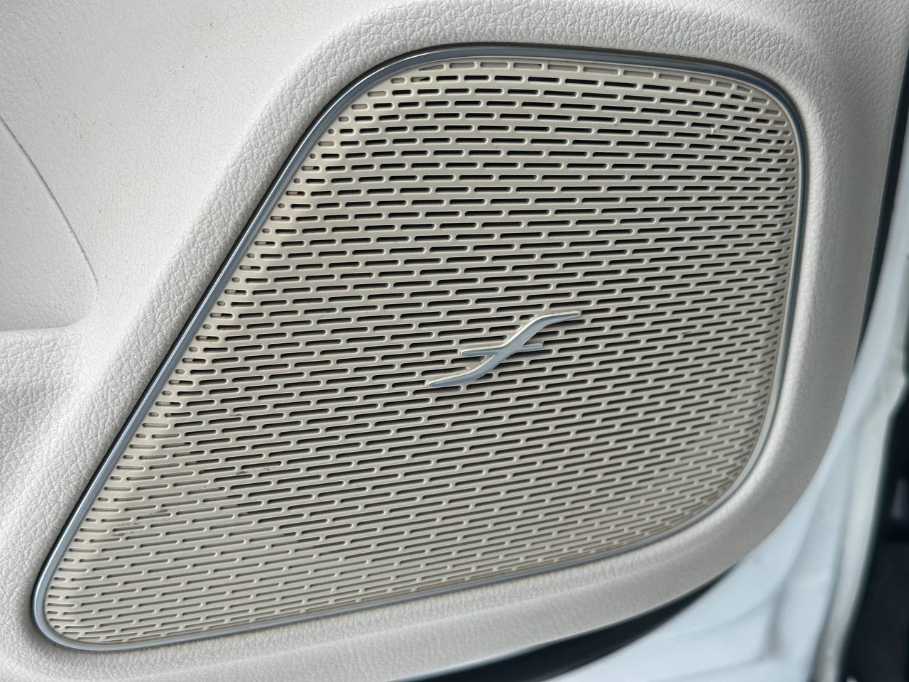 MERCEDES-BENZ EQB 300 4MATIC 2023