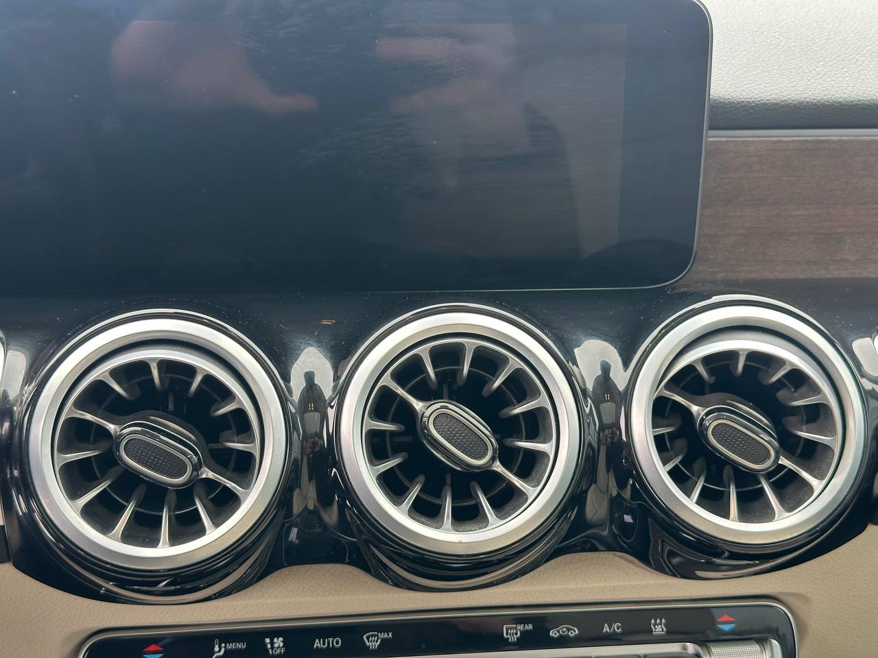 MERCEDES-BENZ EQB 300 4MATIC 2023