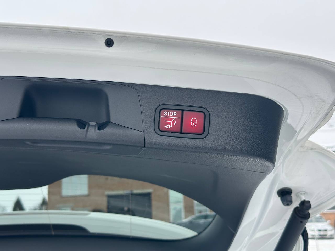 MERCEDES-BENZ EQB 300 4MATIC 2023