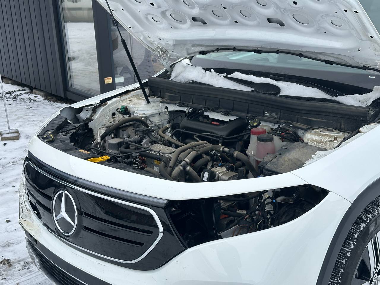 MERCEDES-BENZ EQB 300 4MATIC 2023