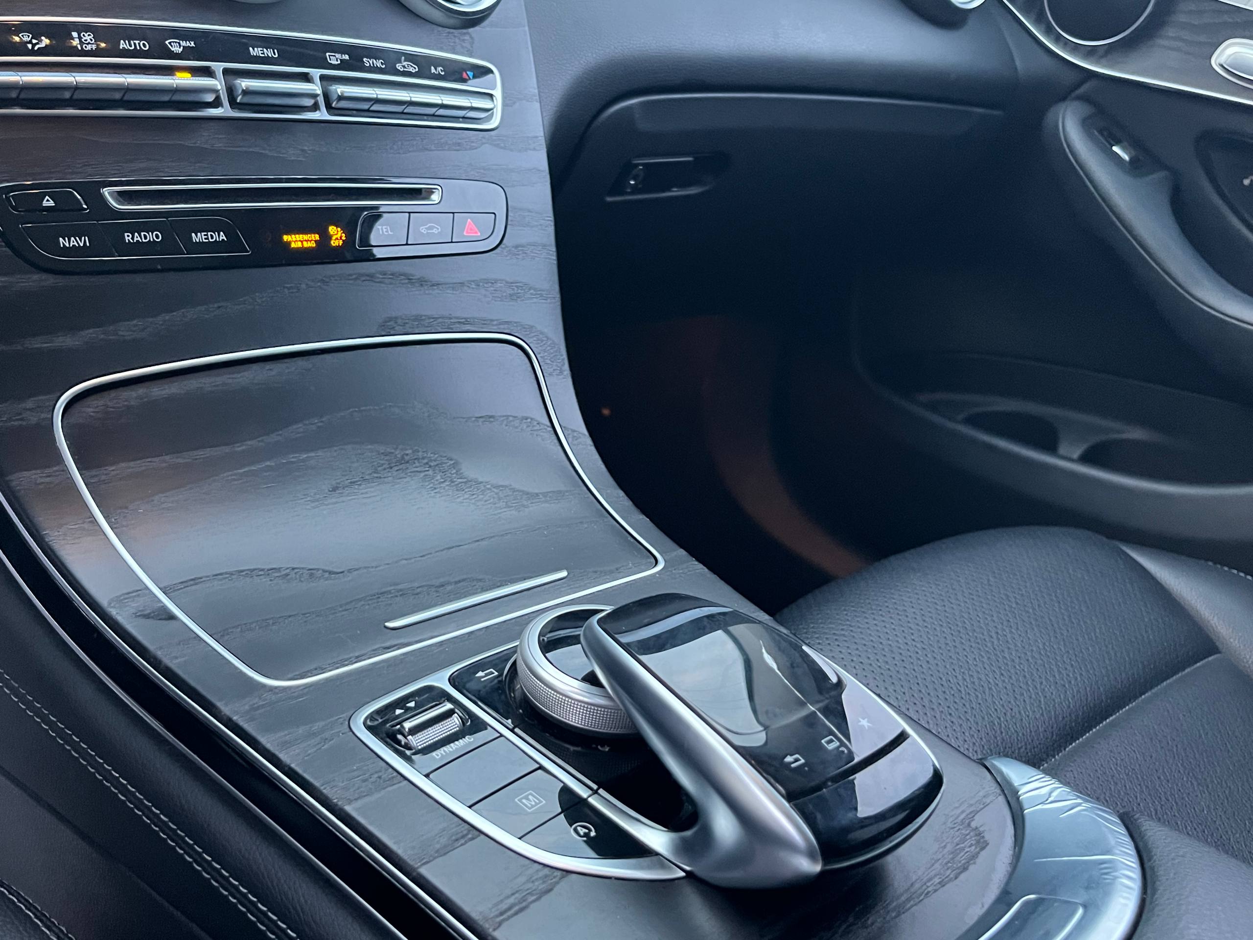 MERCEDES-BENZ GLC 300 2016