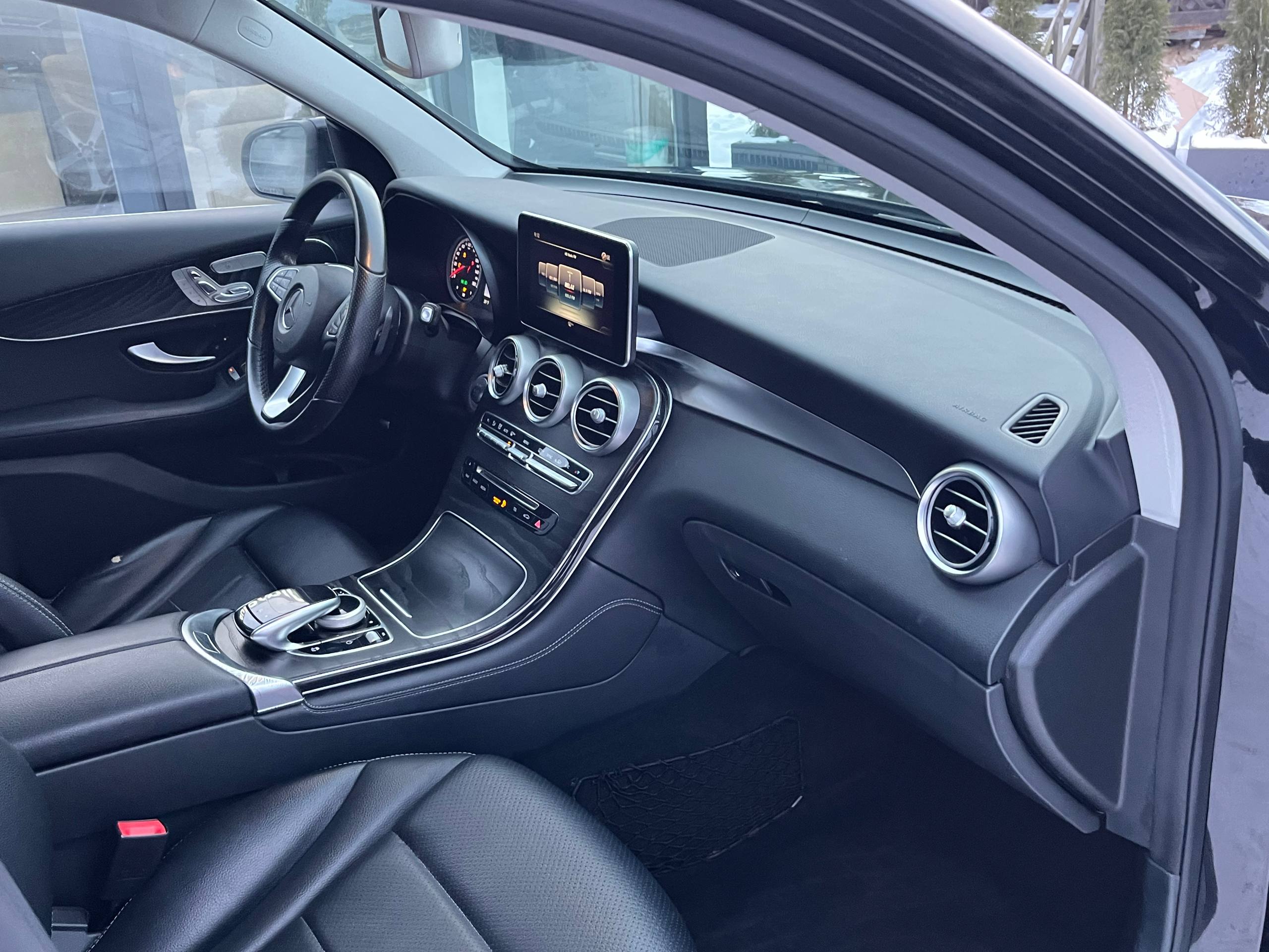 MERCEDES-BENZ GLC 300 2016