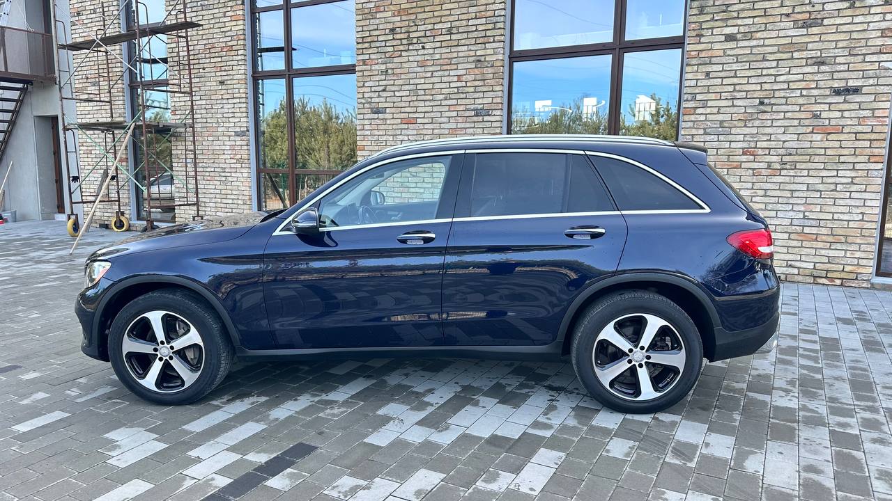 MERCEDES-BENZ GLC 300 2016