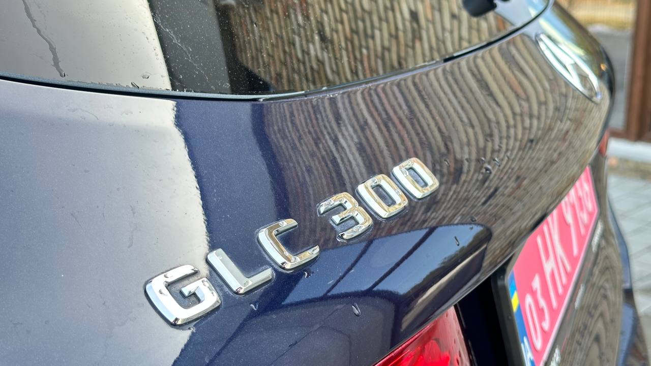 MERCEDES-BENZ GLC 300 2016