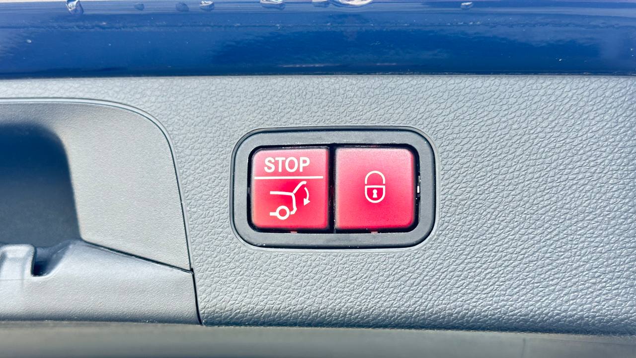 MERCEDES-BENZ GLC 300 2016