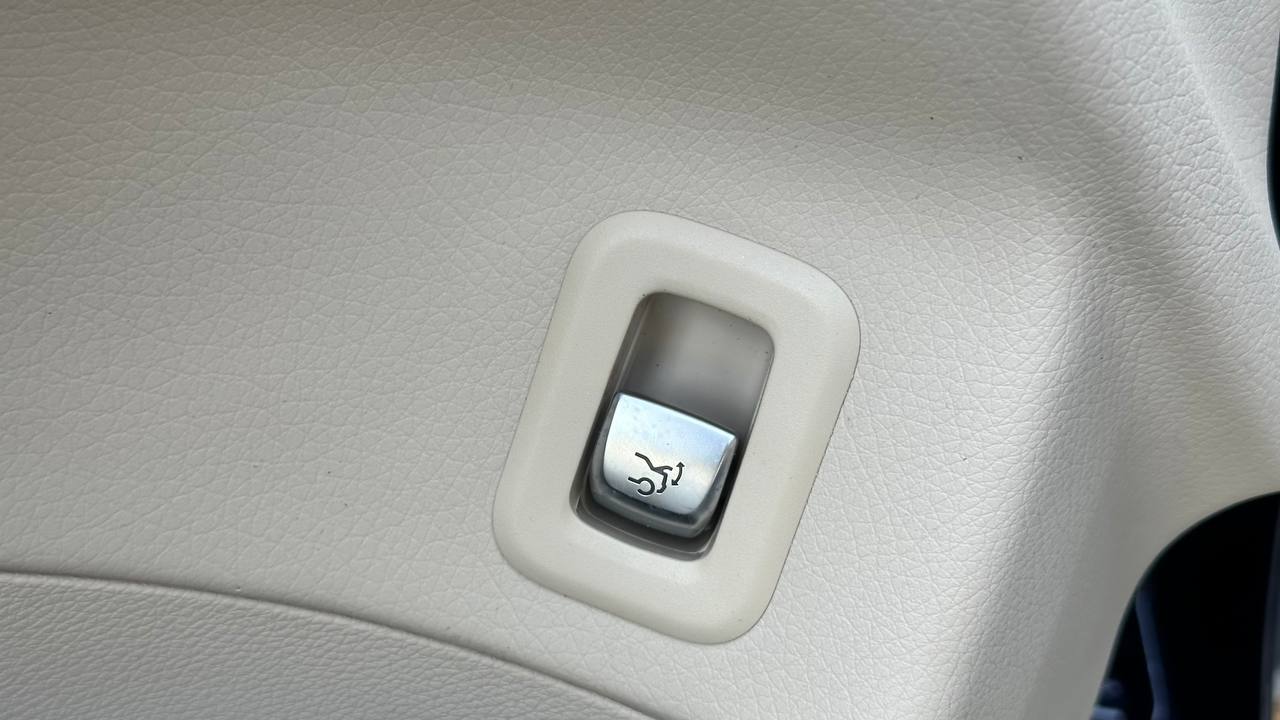 MERCEDES-BENZ GLC 300 2016