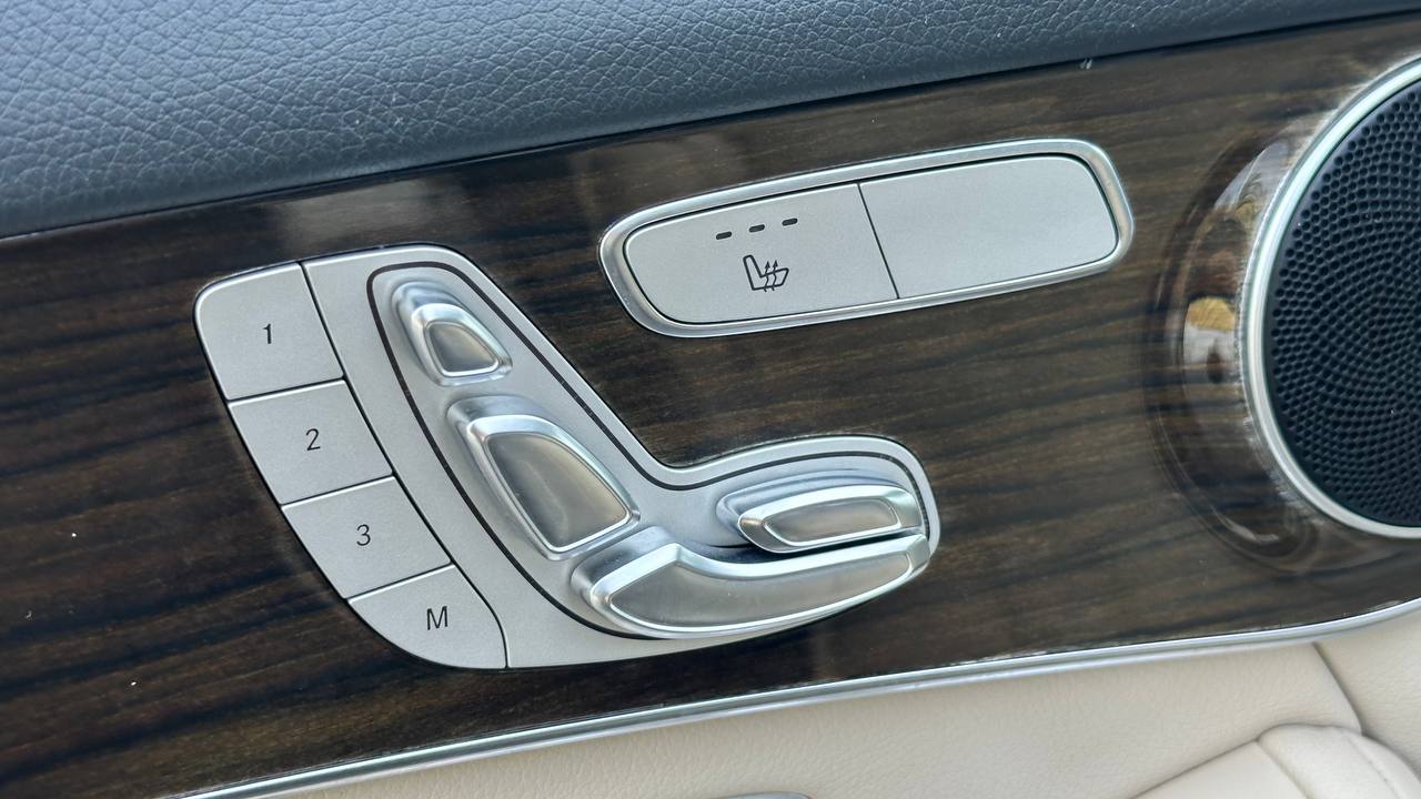 MERCEDES-BENZ GLC 300 2016