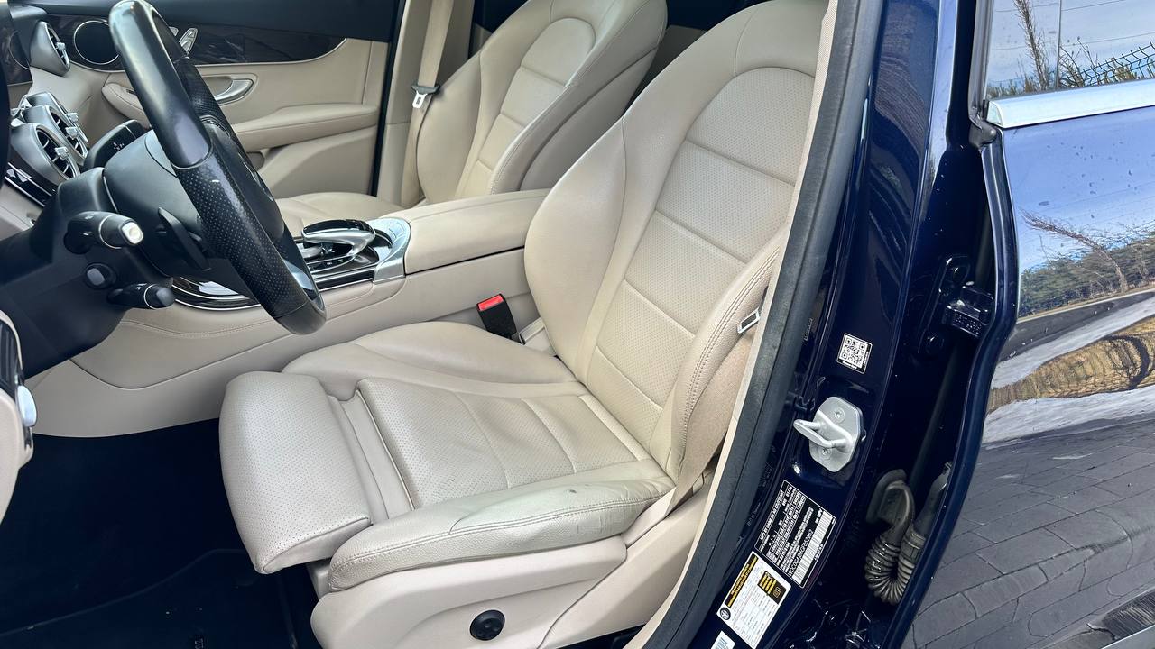 MERCEDES-BENZ GLC 300 2016