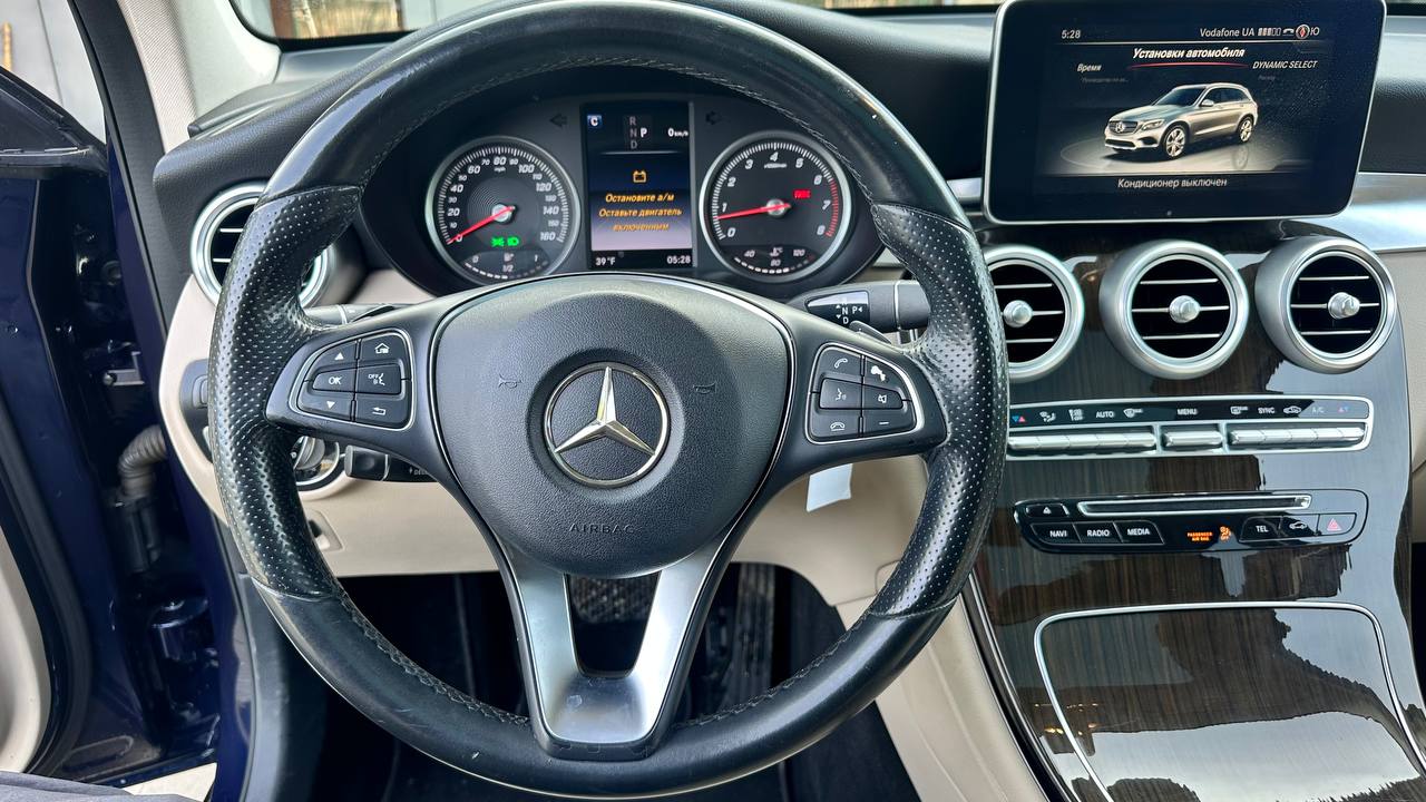 MERCEDES-BENZ GLC 300 2016