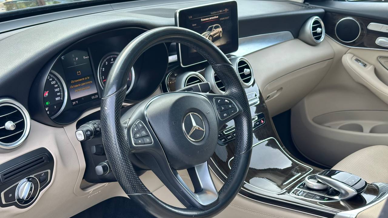 MERCEDES-BENZ GLC 300 2016