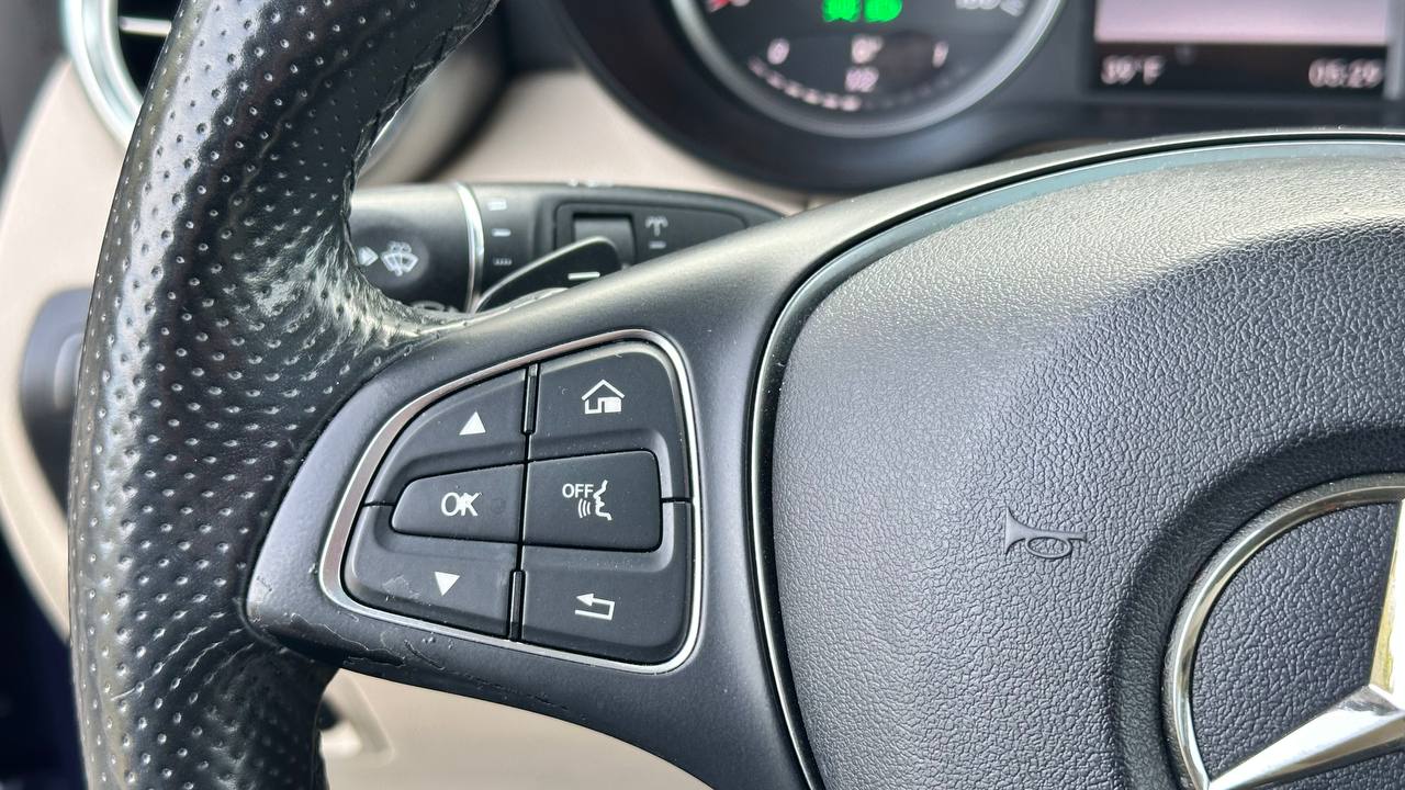 MERCEDES-BENZ GLC 300 2016