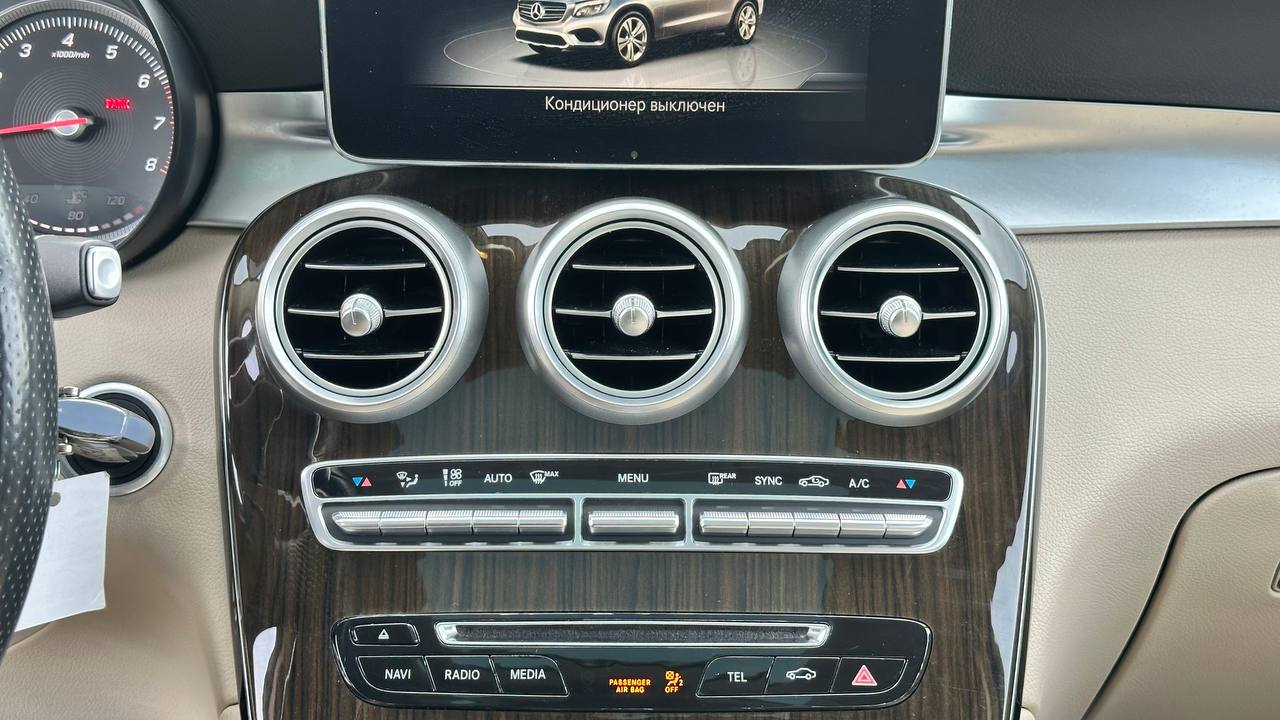 MERCEDES-BENZ GLC 300 2016