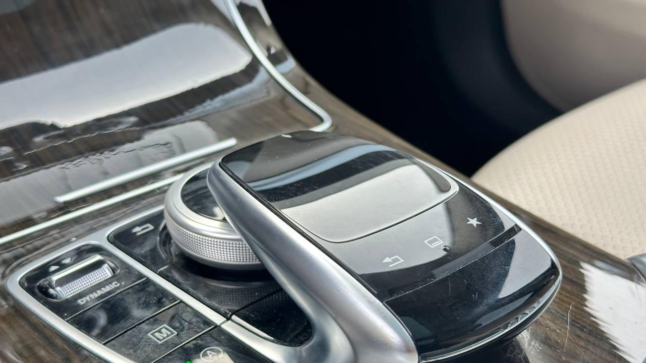 MERCEDES-BENZ GLC 300 2016