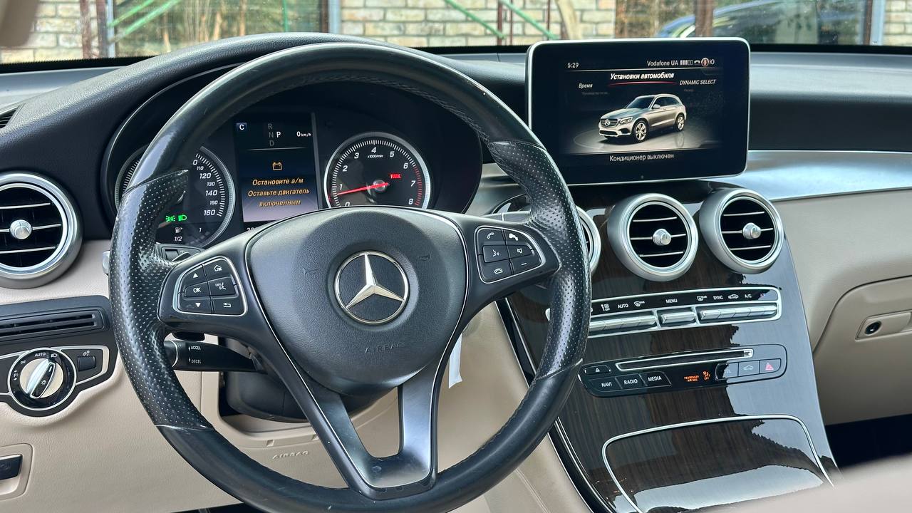 MERCEDES-BENZ GLC 300 2016