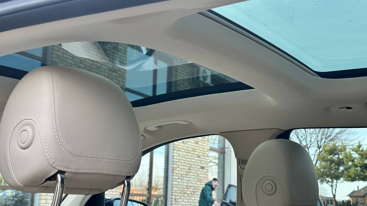 MERCEDES-BENZ GLC 300 2016