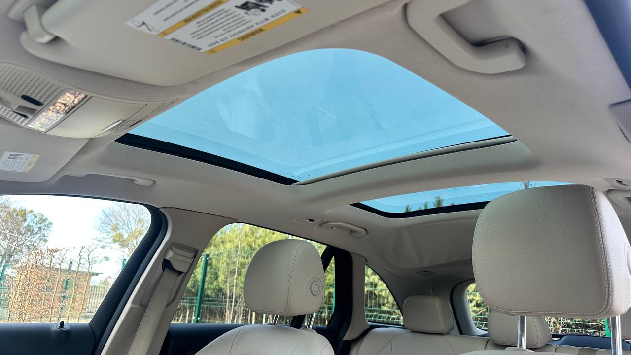 MERCEDES-BENZ GLC 300 2016