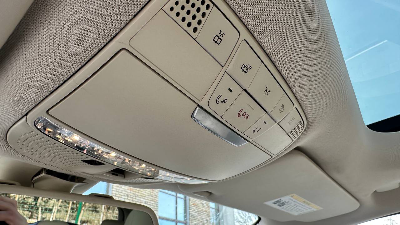 MERCEDES-BENZ GLC 300 2016