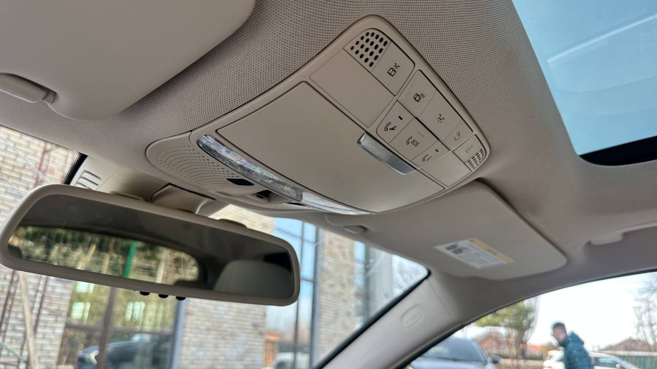 MERCEDES-BENZ GLC 300 2016