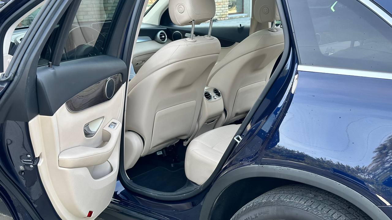 MERCEDES-BENZ GLC 300 2016