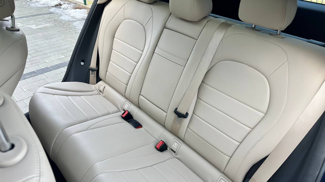 MERCEDES-BENZ GLC 300 2016