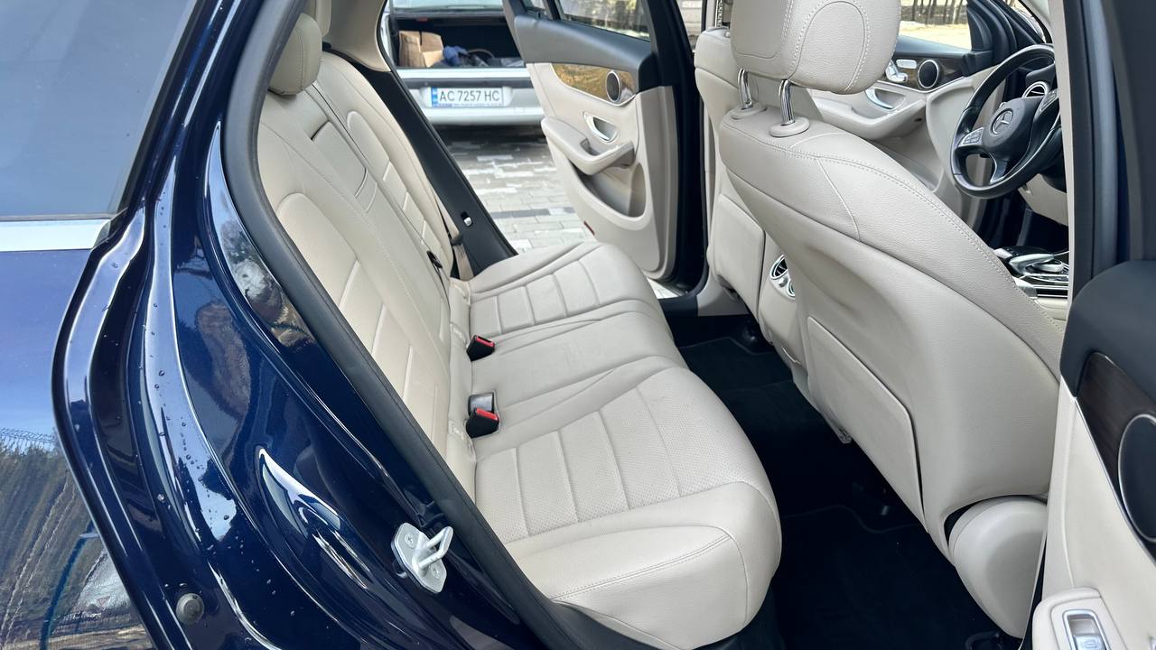 MERCEDES-BENZ GLC 300 2016