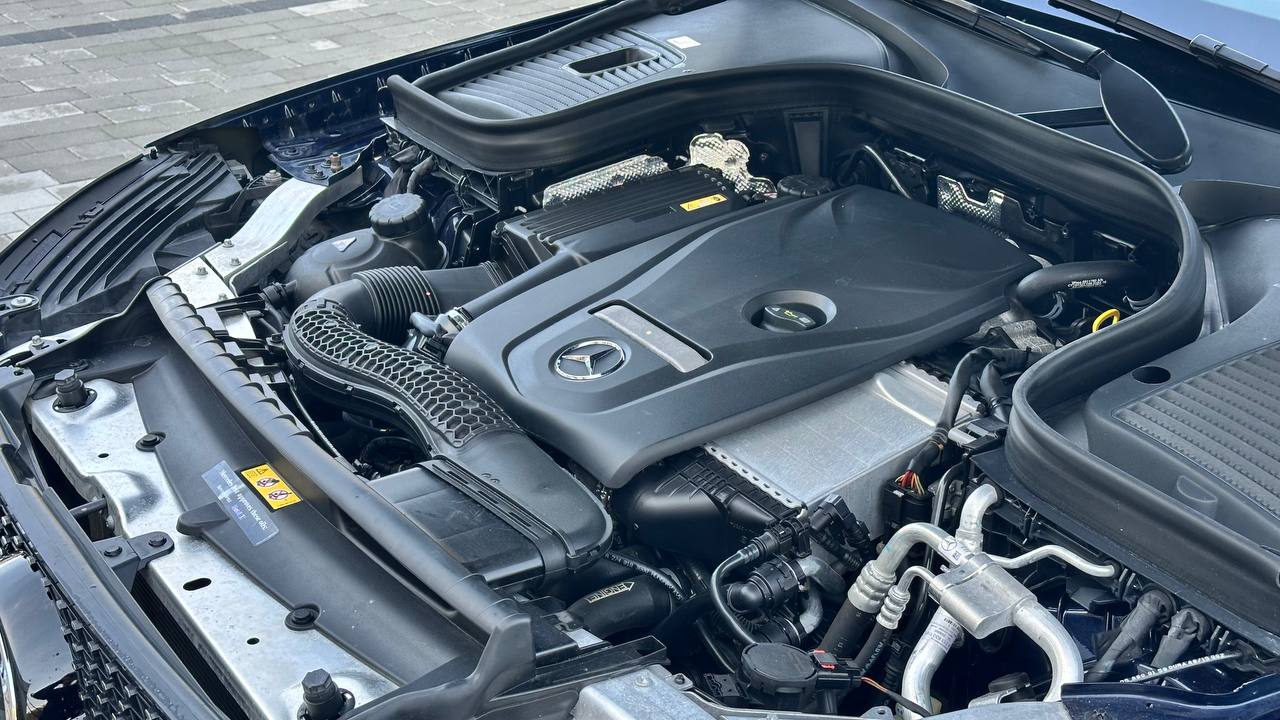 MERCEDES-BENZ GLC 300 2016