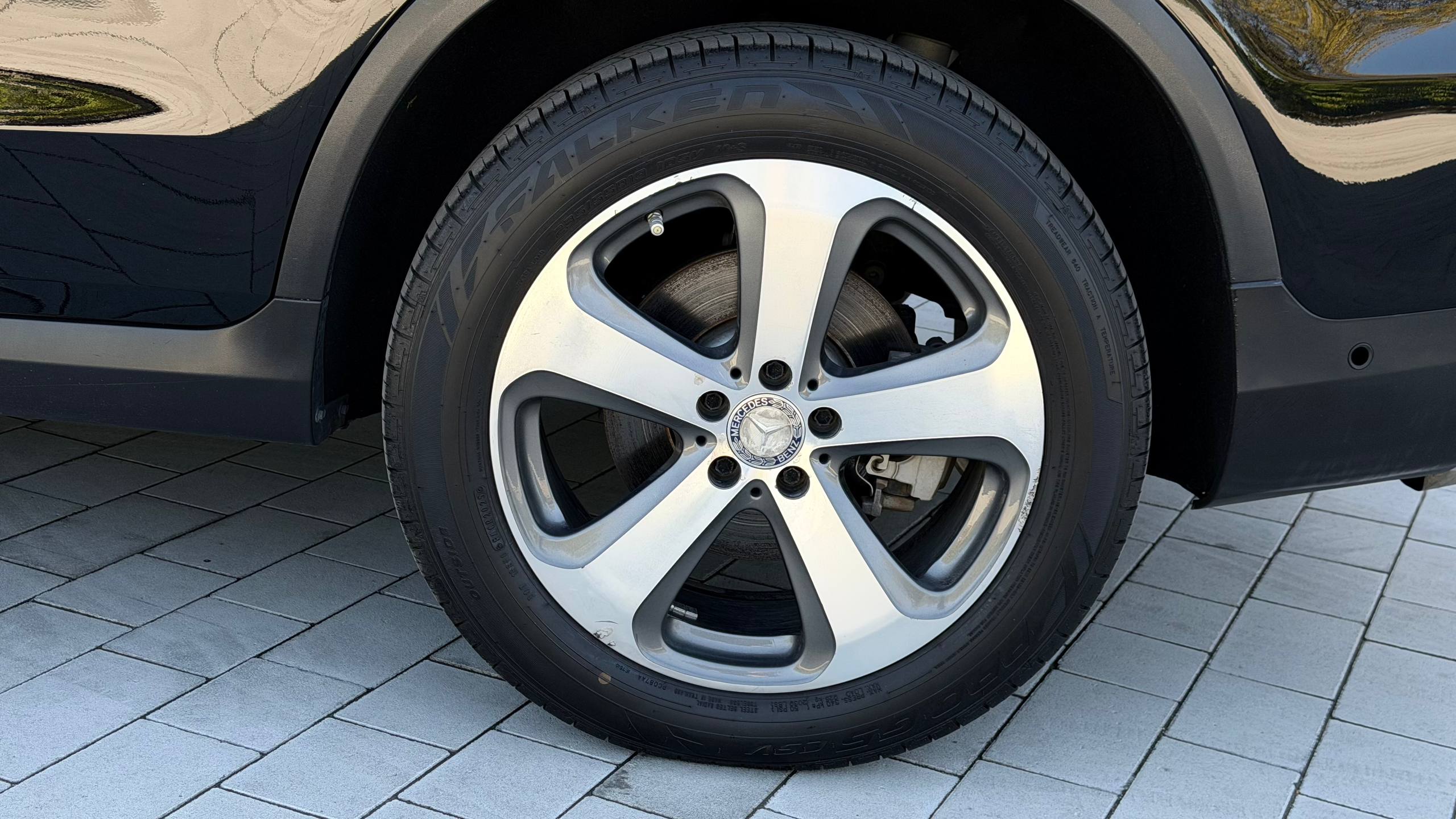 MERCEDES-BENZ GLC 300 2016