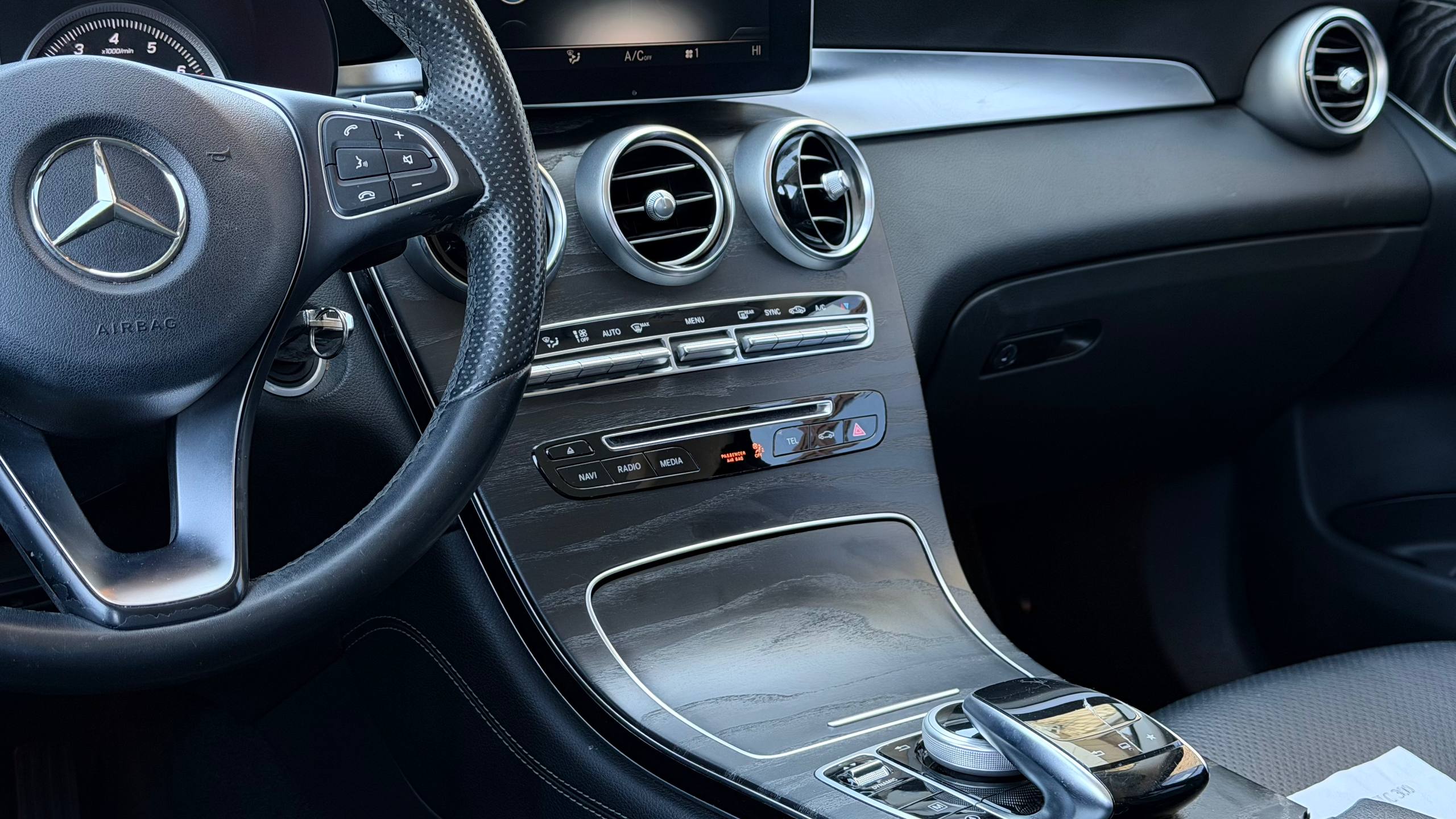 MERCEDES-BENZ GLC 300 2016