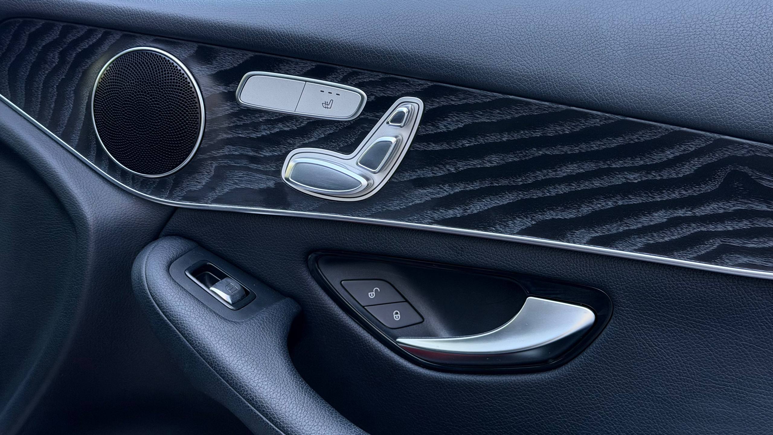 MERCEDES-BENZ GLC 300 2016