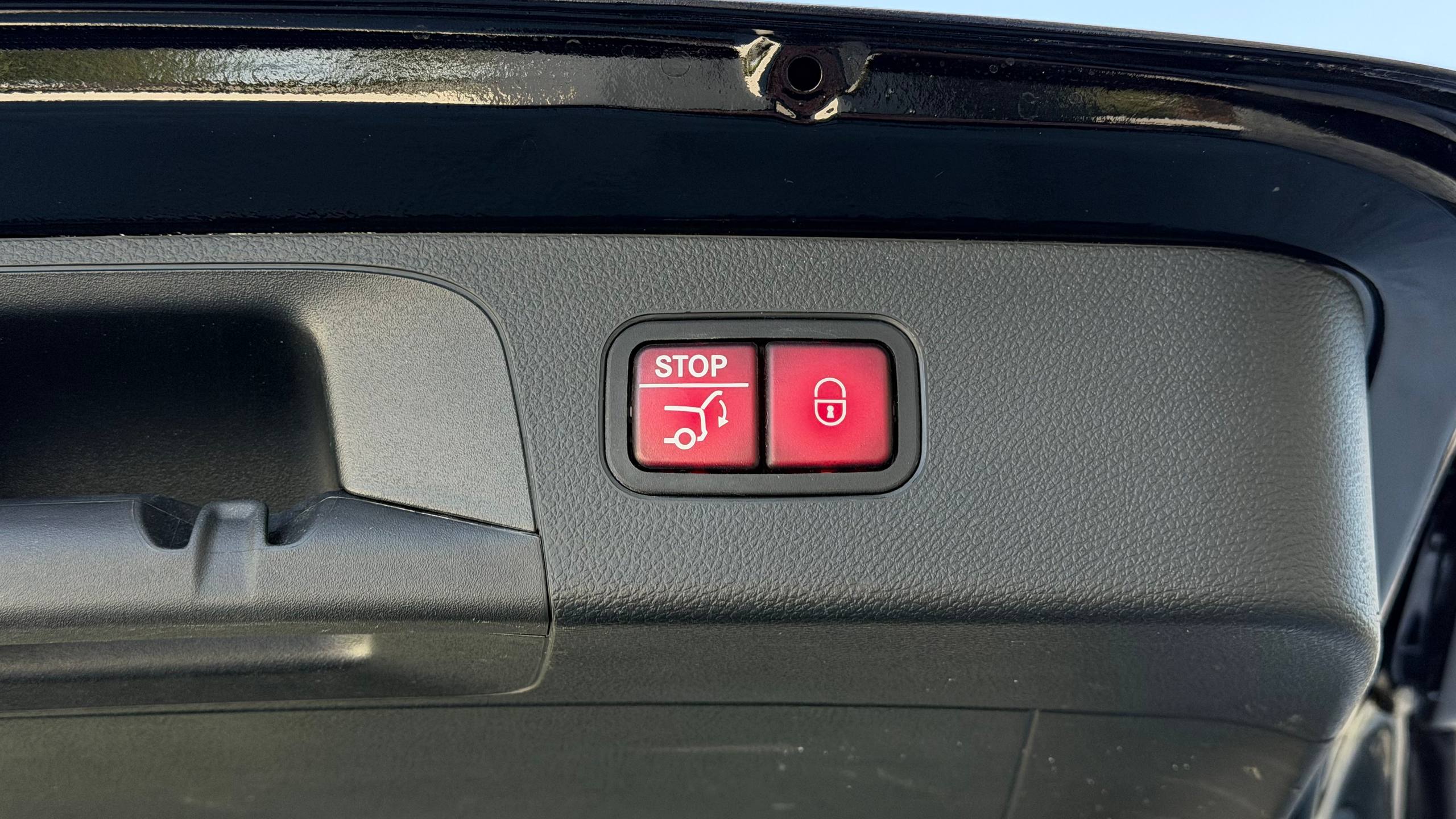 MERCEDES-BENZ GLC 300 2016