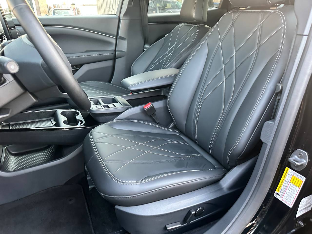 FORD MUSTANG MACH-E SELECT 2025