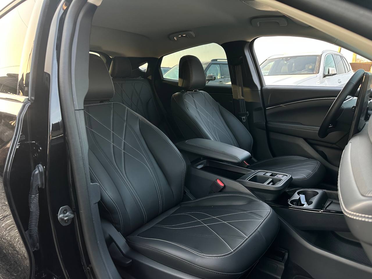 FORD MUSTANG MACH-E SELECT 2025