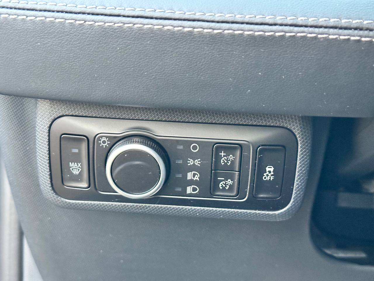 FORD MUSTANG MACH-E SELECT 2025