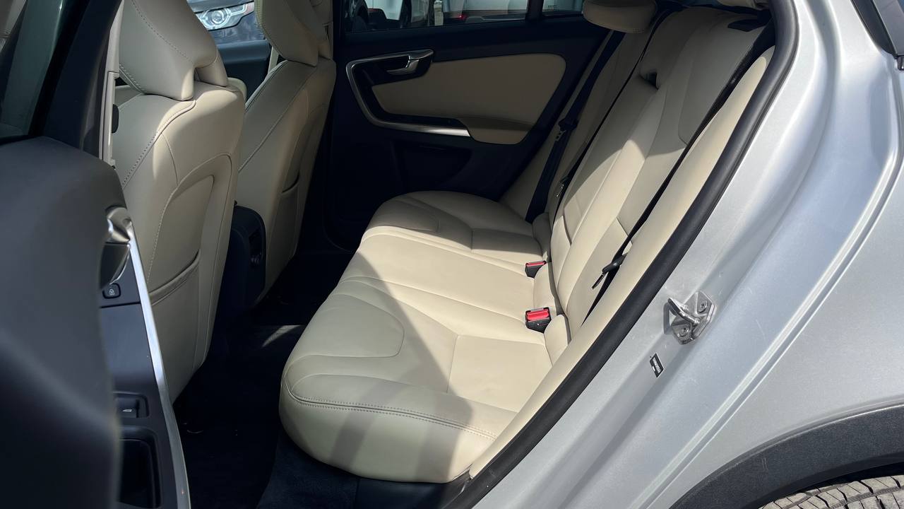 VOLVO V60 CROSS COUNTRY PREMIER 2016