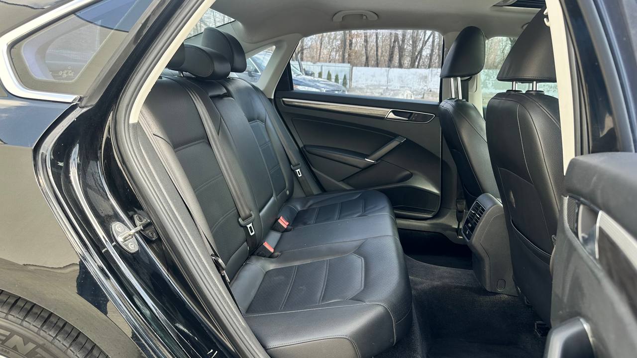 VOLKSWAGEN PASSAT SE 2015