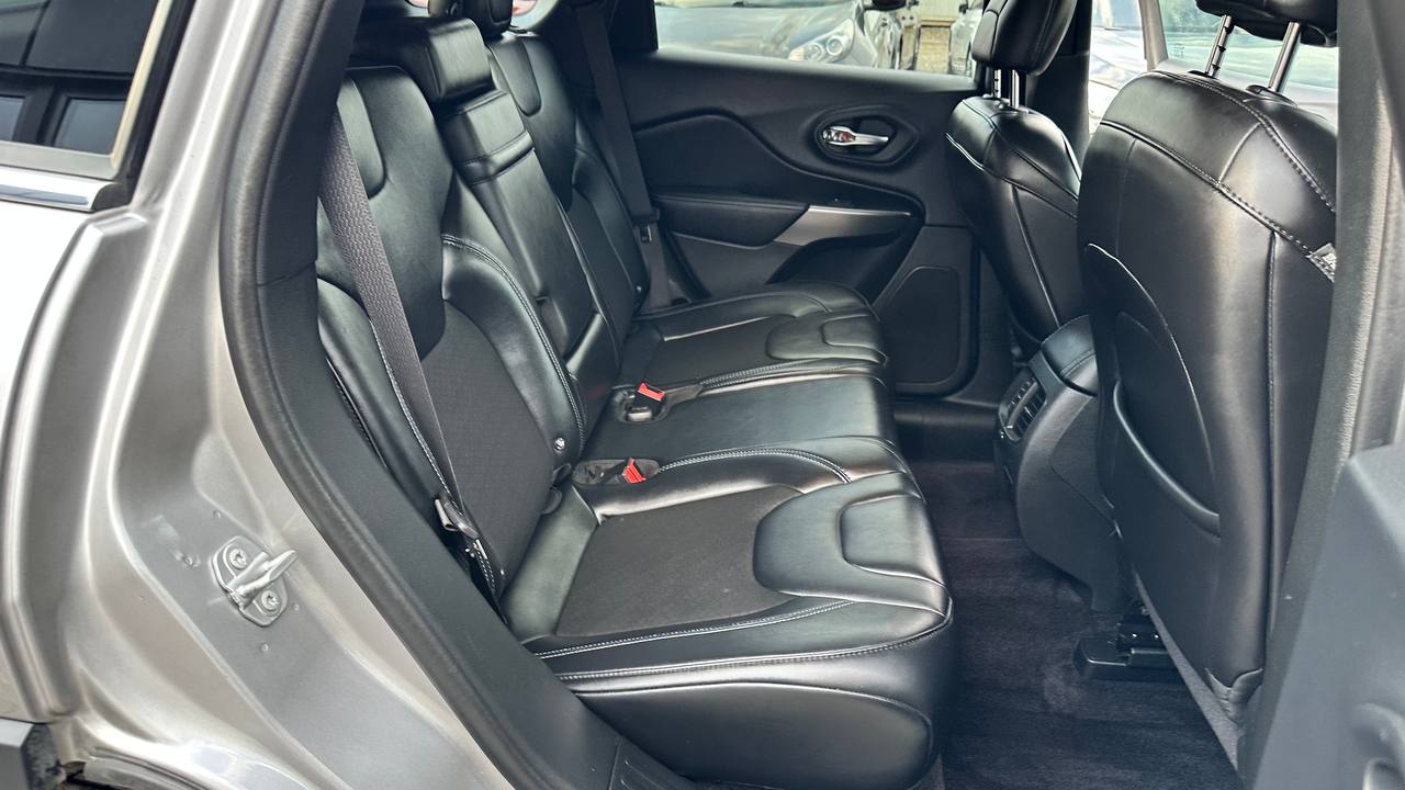 JEEP CHEROKEE LATITUDE PLUS 2019