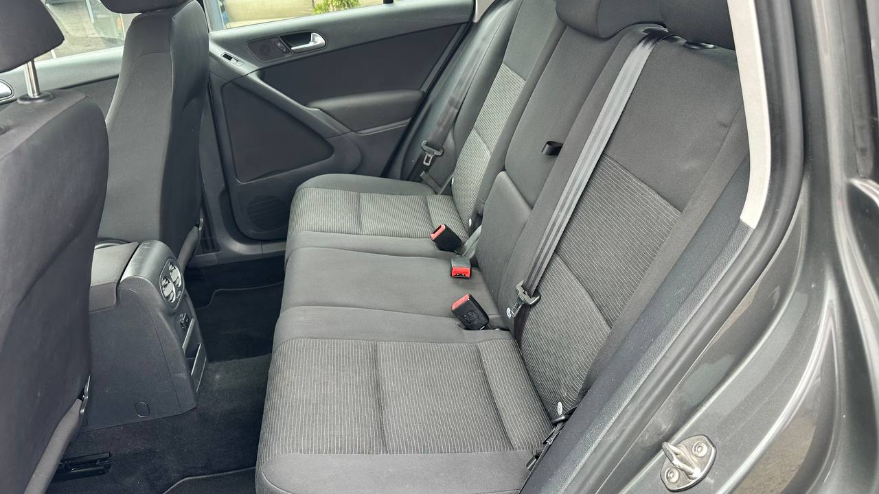 VOLKSWAGEN TIGUAN S 2012